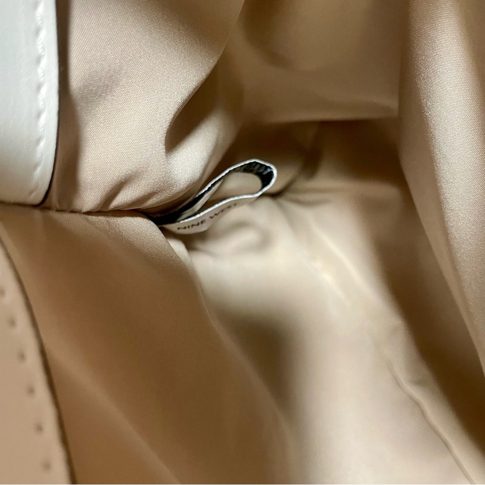 Nine West Navy Chain Link Design with Cream/White Accent Tote, NWOT - Picture 12 of 15